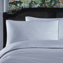 Load image into Gallery viewer, Wedgwood Folia Duvet Set White
