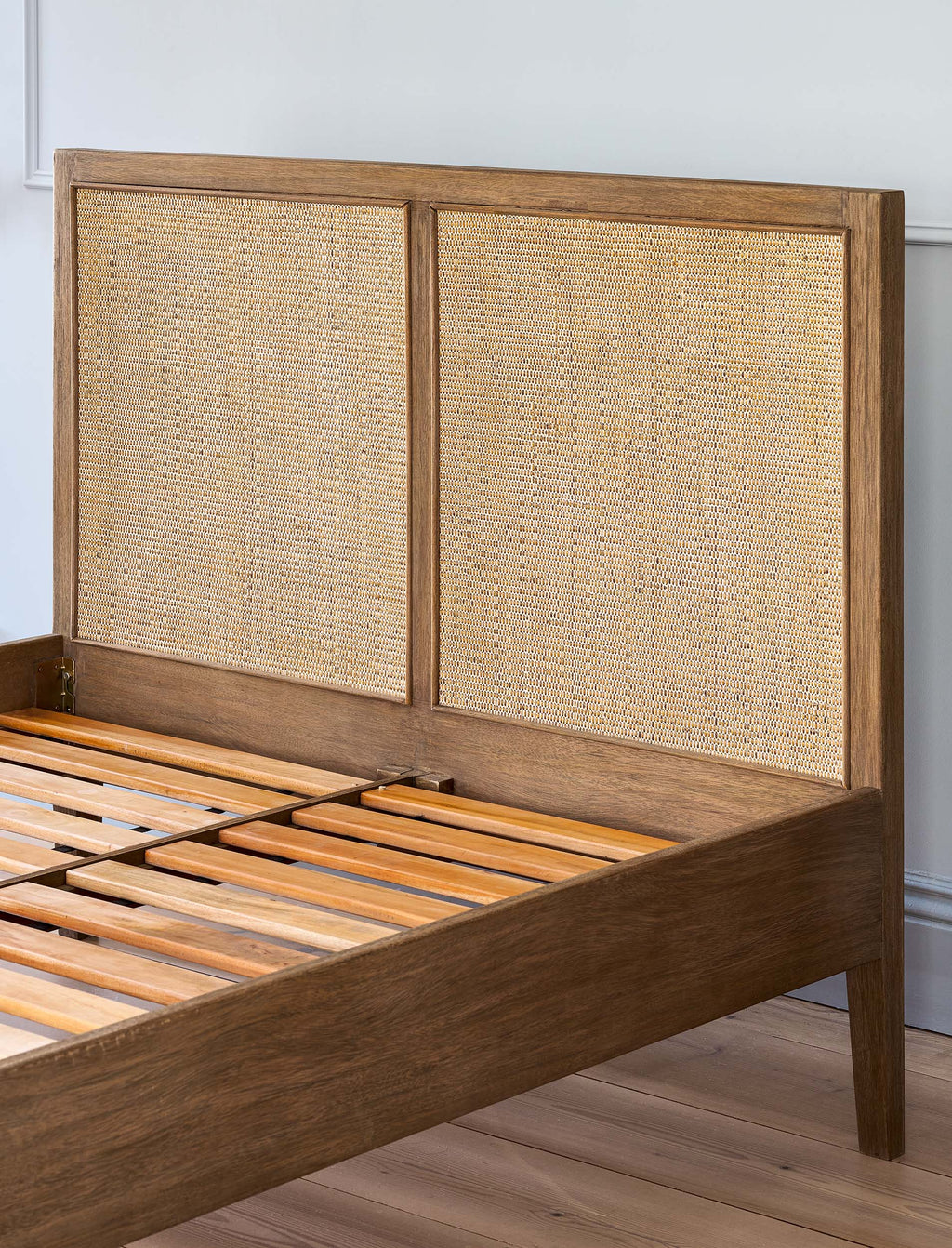 Chesterton King Bed
